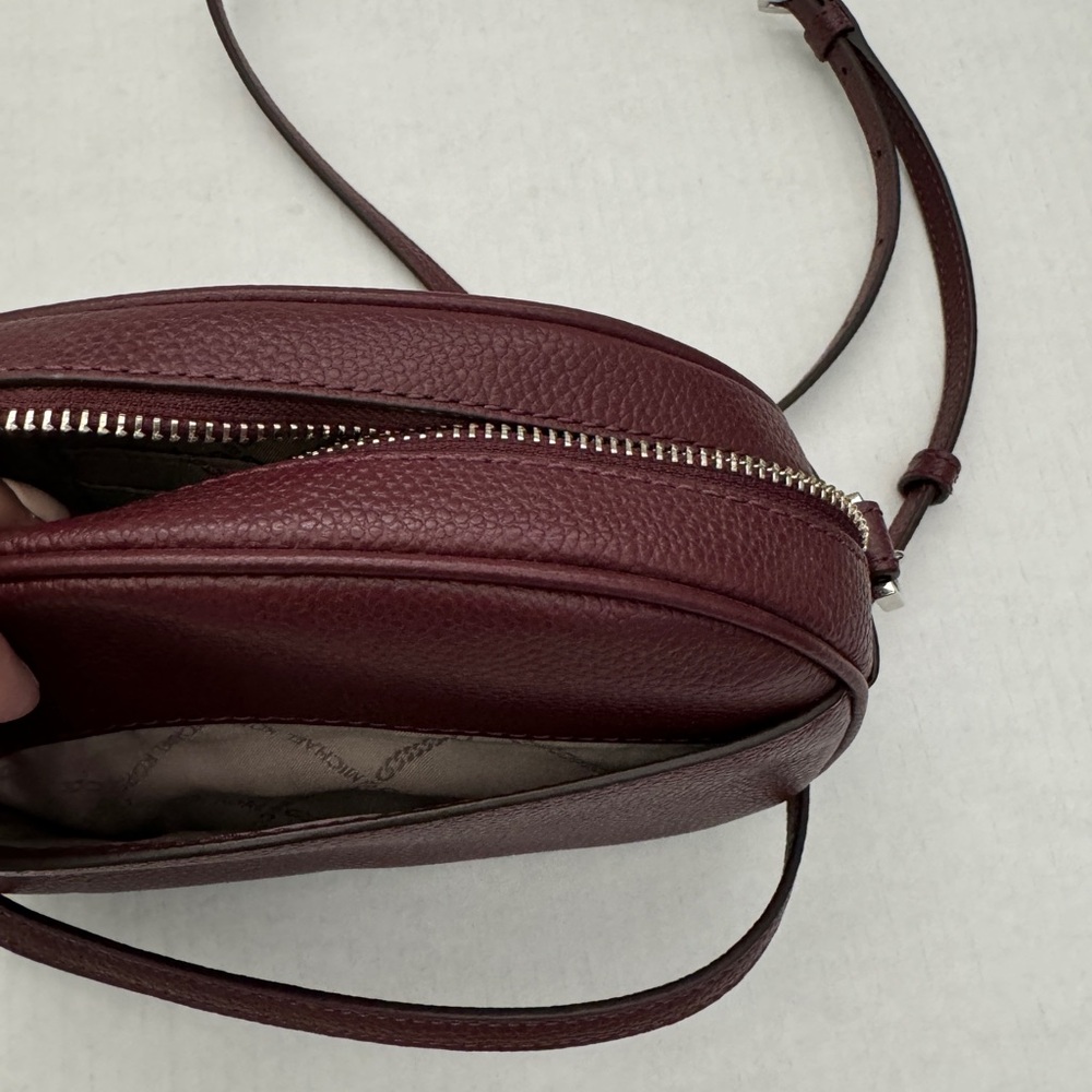 Michael Kors crossbody purse - Picture 5 of 5